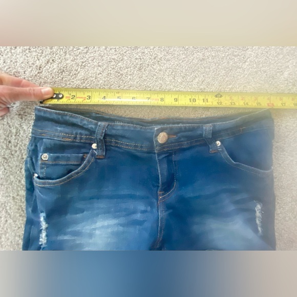 Shorts Size 9 - Picture 9 of 14